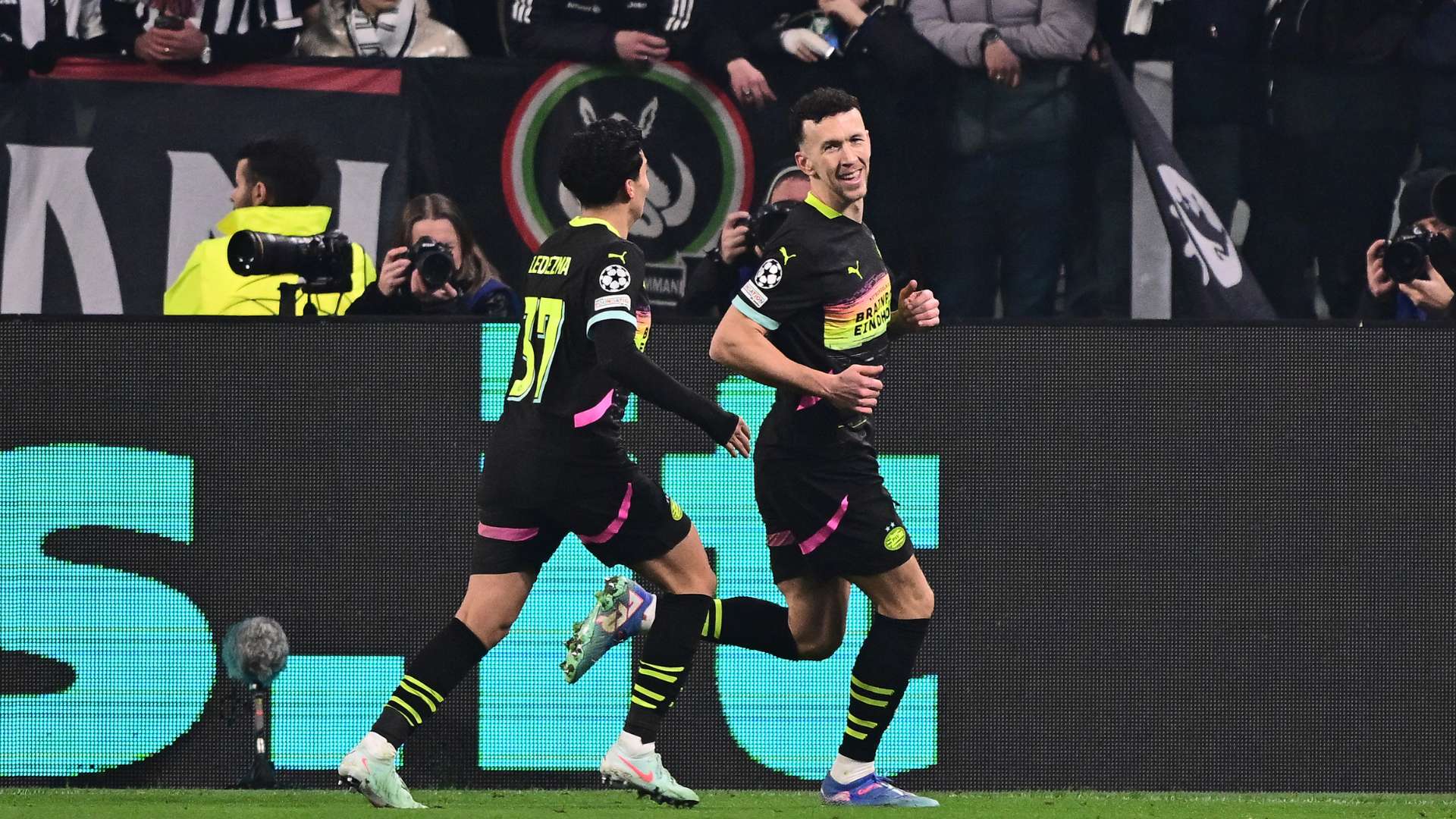 泰特與惠特 泰特與惠特